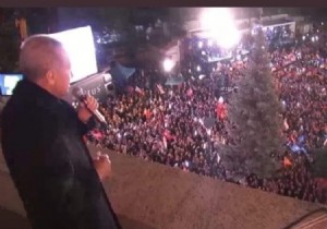 Cumhurbakan Erdoan dan balkon konumasnda semene teekkr